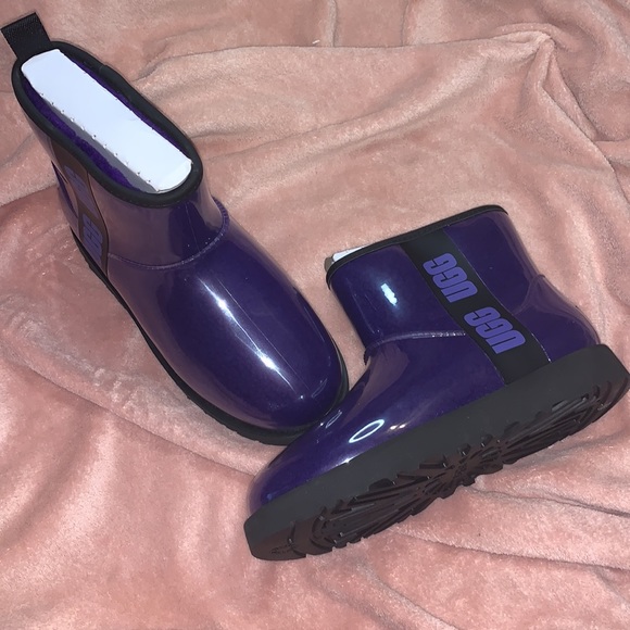 SOLD! UGG mini classics clear - Picture 5 of 10